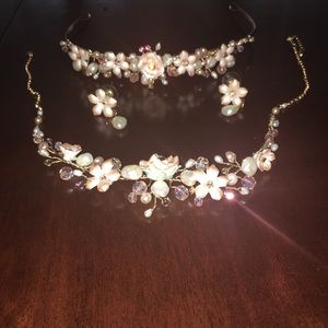Tiara, necklace, earrings